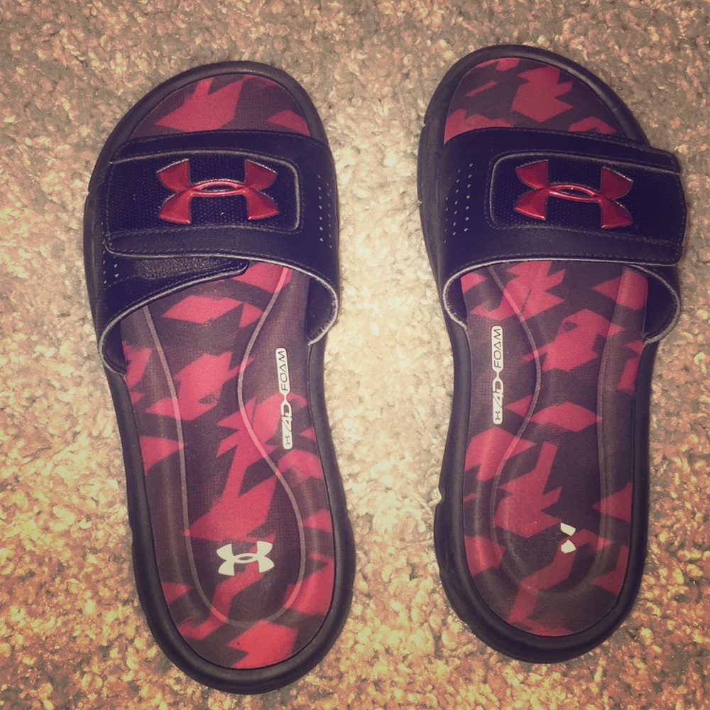 Under armor slides boys